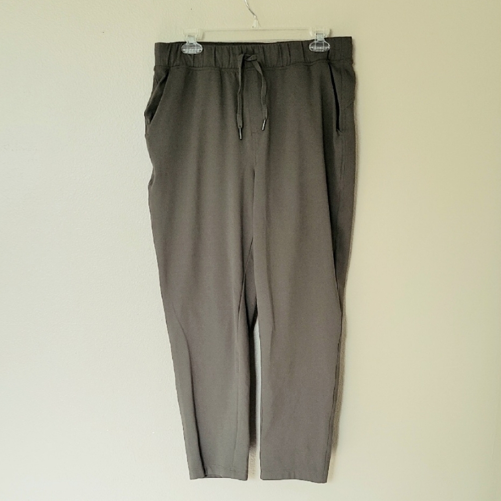 Old Navy Mens Olive PowerSoft Coze Tapered Pants - Size Medium
